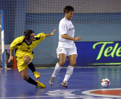 Bresciani vs Jarni, part 1... (Photo courtesy: LNFS Aphoto Spain)