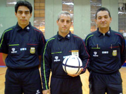 The San Lorenzo vs Vila Modelo referees (Photo courtesy: http://www.futsala.com.ar)