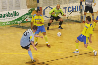 Will Laszlo Szocs score? (Photo courtesy: Cristi Vornicu)