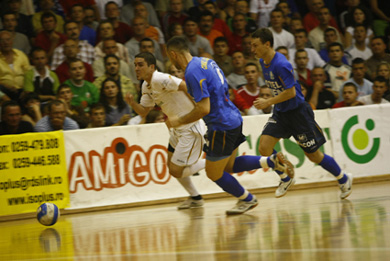 Igor vs Tomescu and Stoica (Photo courtesy: Udvarhelyi Hirado Magazine)