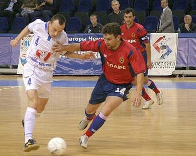 Oleg Maltsev vs Alexander Rakhimov (Photo courtesy: CSKA)