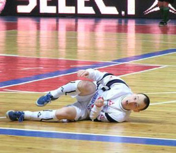 Is Rahimov (Dinamo Moscow) injured? (Photo courtesy: Superleague)