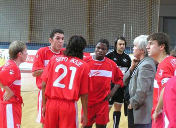 Brazilian time-out for Spartak Moscow: the newcomer Leandro talking with Biro Jade and Edu (Photo courtesy: Superleague)