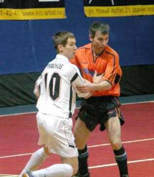 Trifonov (Viz Sinara) vs Khamidulin (Arbat) (Photo courtesy: Superleague)