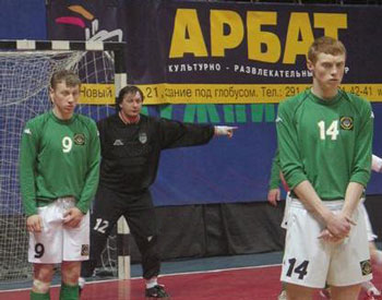 Samokin giving instructions to Dushkevich and Vladyuschenkov (Photo courtesy: Superleague)