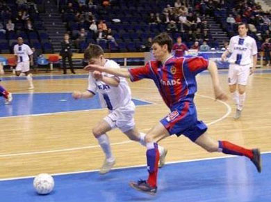 Sergei Sergueev (red-blue) vs Andrei Monakhov (Photo courtesy: CSKA)
