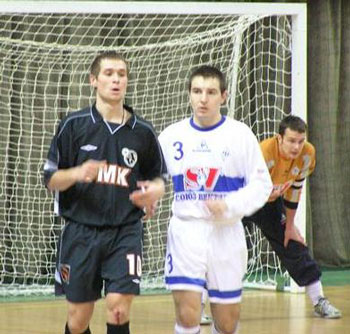 Trifonov (Viz Sinara) vs Larionov (Dinamo Moscow) (Photo courtesy: Superleague)