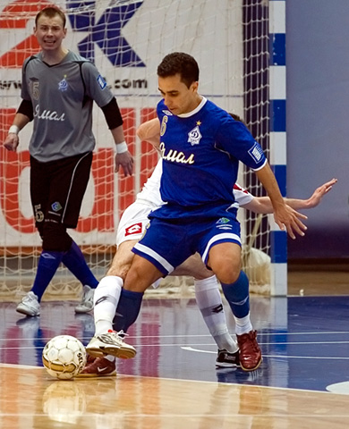 Tatu defending the ball (Photo courtesy: Konstantin Molchanov)