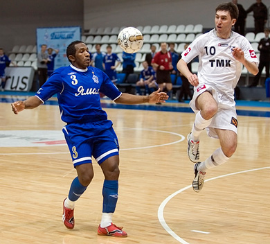 Pula and Khamadjev, hard to believe but they're national team... mates! (Photo courtesy: Konstantin Molchanov)