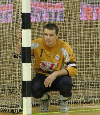 Dinamo Moscow goalkeeper Stepanov is checking the action (Photo courtesy: Superleague)