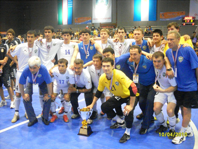 Uzbek Team celebrating the runners up position (Photo courtesy: Konstantin Serikov)