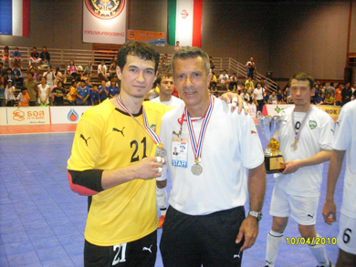 Rustam Umarov with Uzbekistan coach Sergio Sapo (Photo courtesy: Konstantin Serikov)