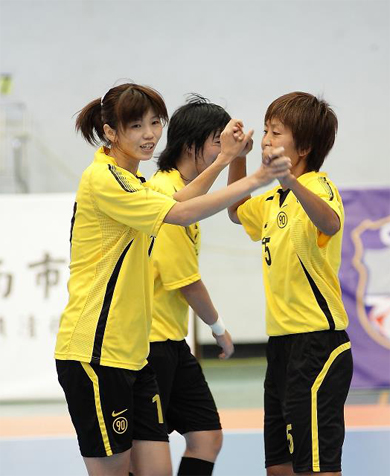 Taipei-SCSC*s Japanese player Momo Take (right) celebrates a goal with her mates (Photo courtesy: Taipei-SCSC)