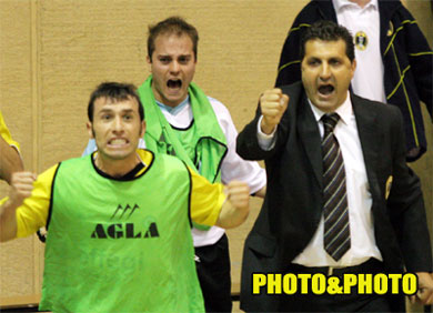 Milani, Quatrini and coach Maurizi celebrating the Laza*s goal (Photo courtesy: Maurizio Di Giovancarlo - PHOTO&PHOTO)