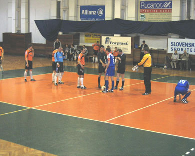 SLOV-MATIC FOFO BRATISLAVA - SK PROGRAM DUBNICA 4-1 (Photo courtesy: Futsal Slovakia)