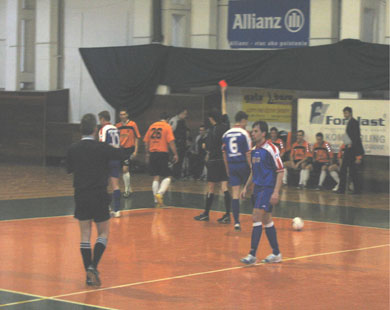 Red card for Jalaksa (Slov Matic) (Photo courtesy: Futsal Slovakia)