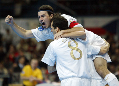 Nando Grana and Scala, italian joy (Photo courtesy: Joe Pepler - UEFA.com)