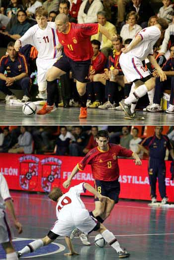 Cogorro and Kike in action against Russia (Photo courtesy: LNFS)