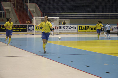 Catia, the tournament goal scorer! (Photo courtesy: Beto Costa - CBFS)