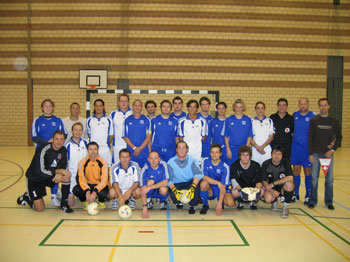 Teams greetings (Photo courtesy: Alberto Pastor, Swiss Futsal Association)