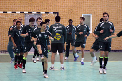 Sporting players warming up (Photo courtesy: Mike Thomas - Tranmere Futsal)