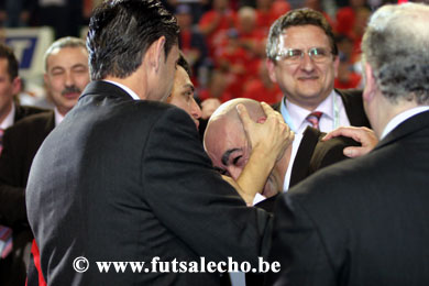 Locicero, what a triumph for the Charleroi*s club (Photo courtesy: Cedric Bouillon - Futsal Echo)