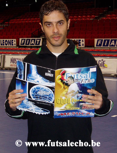 Javi Limones and... Futsal Echo! (Photo courtesy: Cedric Bouillon - Futsal Echo)