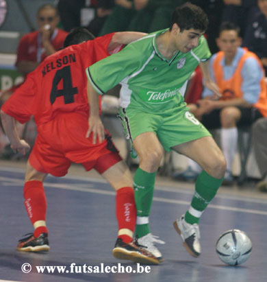 Gabriel vs Kelson (Photo courtesy: Cedric Bouillon - Futsal Echo)