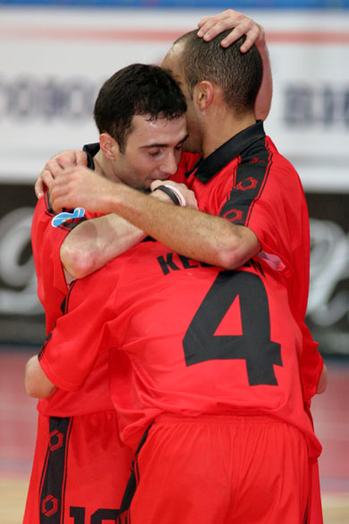 Alex, Kelson and Davi: Charleroi is in heaven (Photo courtesy: Cedric Bouillon - Futsal Echo)