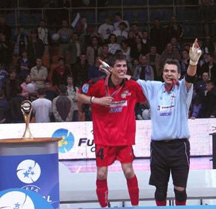 Kelson, Cragnaz and finally... the UEFA Futsal Cup! (Photo courtesy: Superleague)
