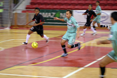 Marquinho again, in action vs Morlanwelz (Photo courtesy: Mike Thomas)