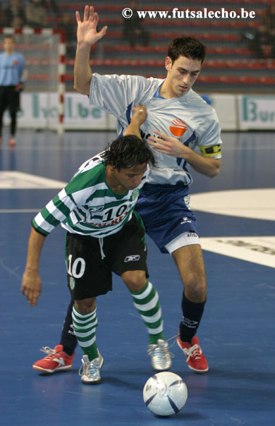 Deo vs Kristan (Photo courtesy: Cedric Bouillon - Futsal Echo)