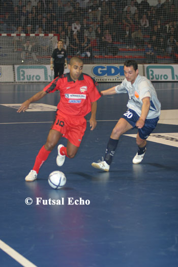 Eder (Action 21) vs Lakoseljac (Svea Lesna): part 2!! (Photo courtesy: Cedric Bouillon - Futsal Echo)