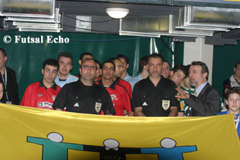 Before the match: fair play please! (Photo courtesy: Cedric Bouillon - Futsal Echo)