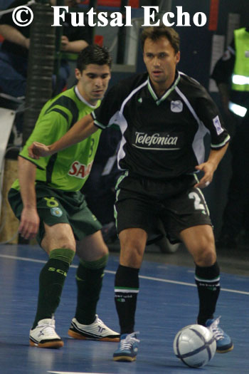 Marquinho vs Miguel Fernandes (Photo courtesy: Cedric Bouillon - Futsal Echo)