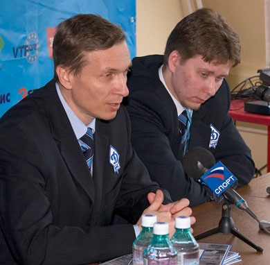 Alexander Shibaev and Nick Volkov (Dinamo press officer) during the press conference (Photo courtesy: Konstantin Molchanov)