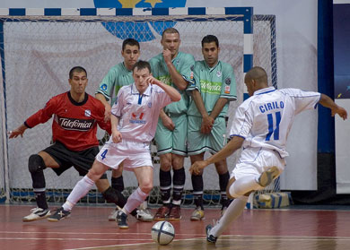Free kick for Cirilo, while Rakhimov, Rafa, Neto, Schumacher and Andreu carefully look at the ball... (Photo courtesy: Konstantin Molchanov)
