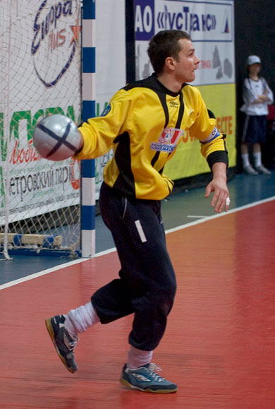 Pavel Stepanov starting the Dinamo action (Photo courtesy: Konstantin Molchanov)