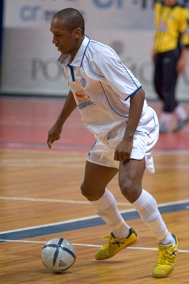 Pel� in action (Photo courtesy: Konstantin Molchanov)