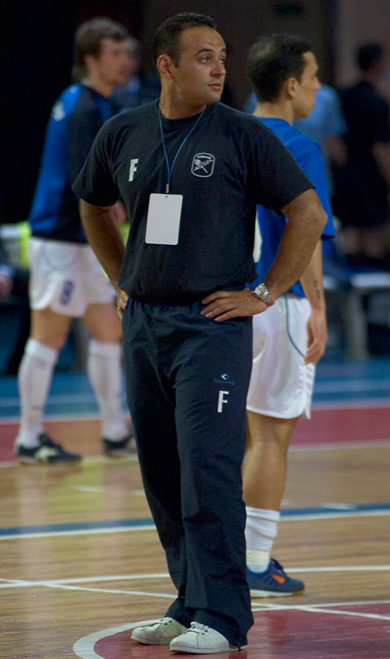 Boomerang Interviu*s physiotherapist Sergio G�mez at work before the match... (Photo courtesy: Konstantin Molchanov)