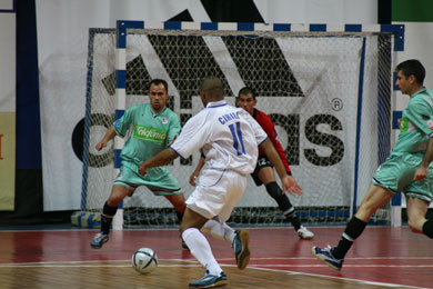 Cirilo in the Boomerang defense composed of Marquinho, Julio and Rafa (Photo courtesy: MFK Dinamo Moscow)