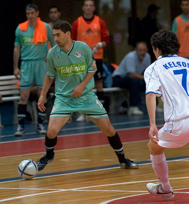 Kelson is waiting for Daniel... (Photo courtesy: Konstantin Molchanov)