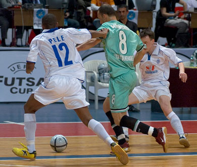 Schumacher between Rakhimov and Pel� (Photo courtesy: Konstantin Molchanov)