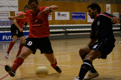 Gil vs Meyer (Photo courtesy: Emilio Narvaez - MES ANDORRA)