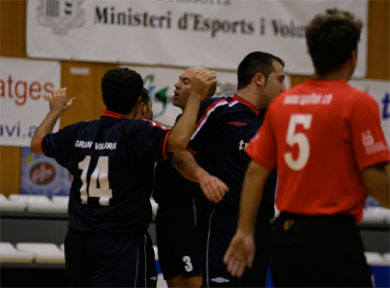 Gil, Mesalles and mates celebrating... (Photo courtesy: Emilio Narvaez - MES ANDORRA)