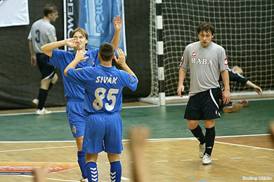 How to celebrate, lesson 3... (Photo courtesy: Miklos Biszkup)