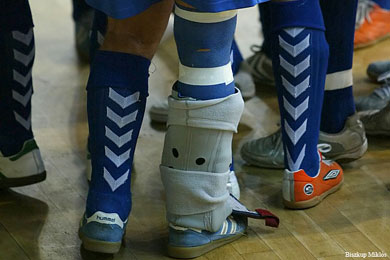 Who*s the injured? (Photo courtesy: Miklos Biszkup)