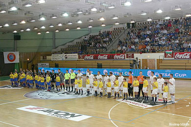 All together, before the match (Photo courtesy: Miklos Biszkup)
