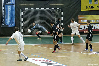 Great save by Alexei Capsamun, vs Ferenc Vigh (Photo courtesy: Miklos Biszkup)