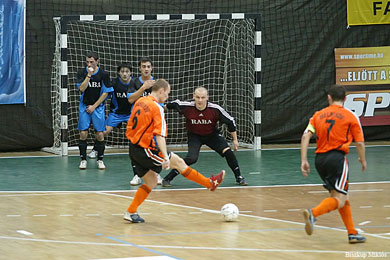 Ramis Mansurov and Georgiy Melnikov: free kick for Shakhtar (Photo courtesy: Miklos Biszkup)